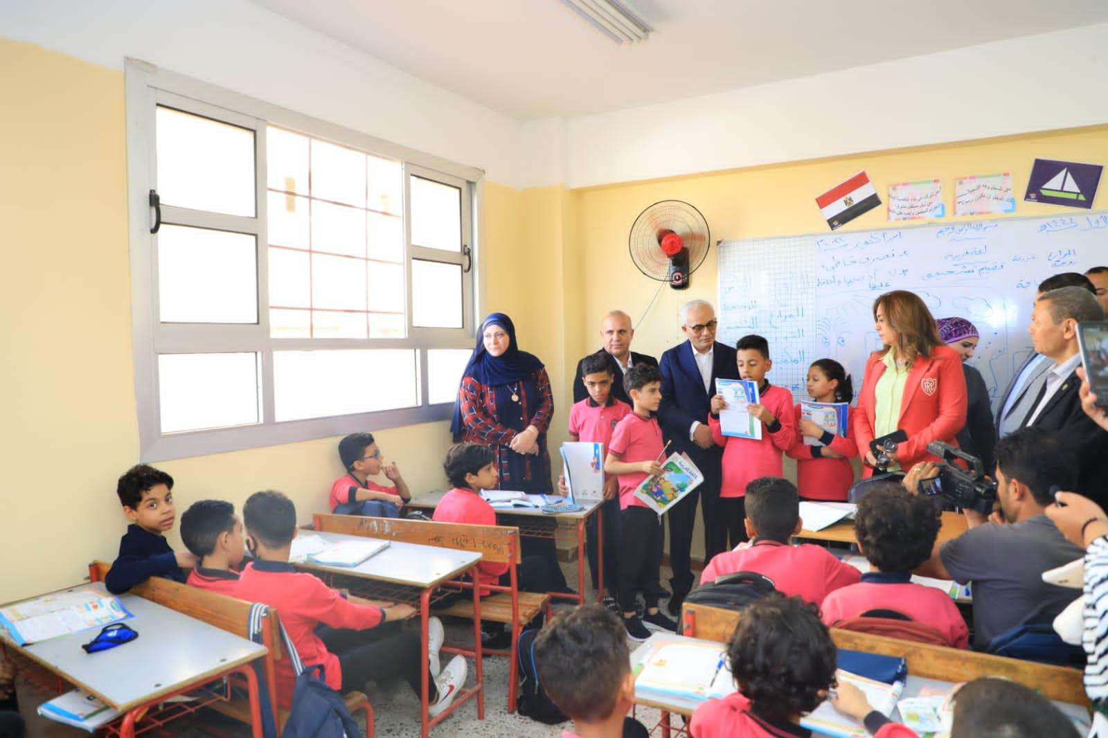 وزير التعليم يتفقد سير العملية التعليمية بمحافظة دمياط