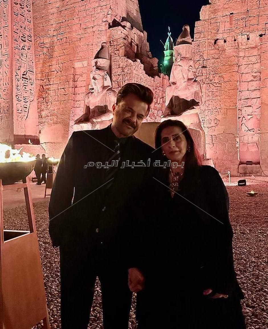 "أنيل كابور" برفقة زوجته في زيارة لمعبد الدير البحري بالأقصر