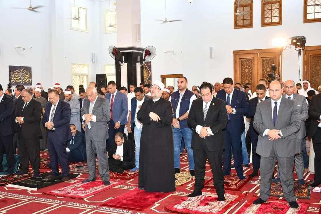وزير الأوقاف ومحافظ الجيزة يفتتحان مسجد العتيق بالصف
