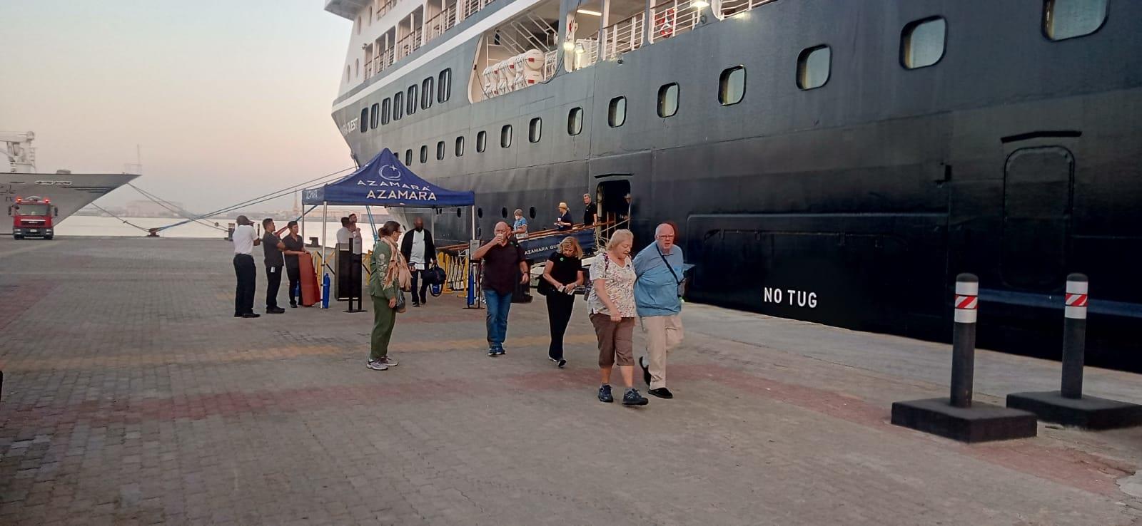 وصول 910 سائحًا أجنبيًا إلى ميناء الإسكندرية