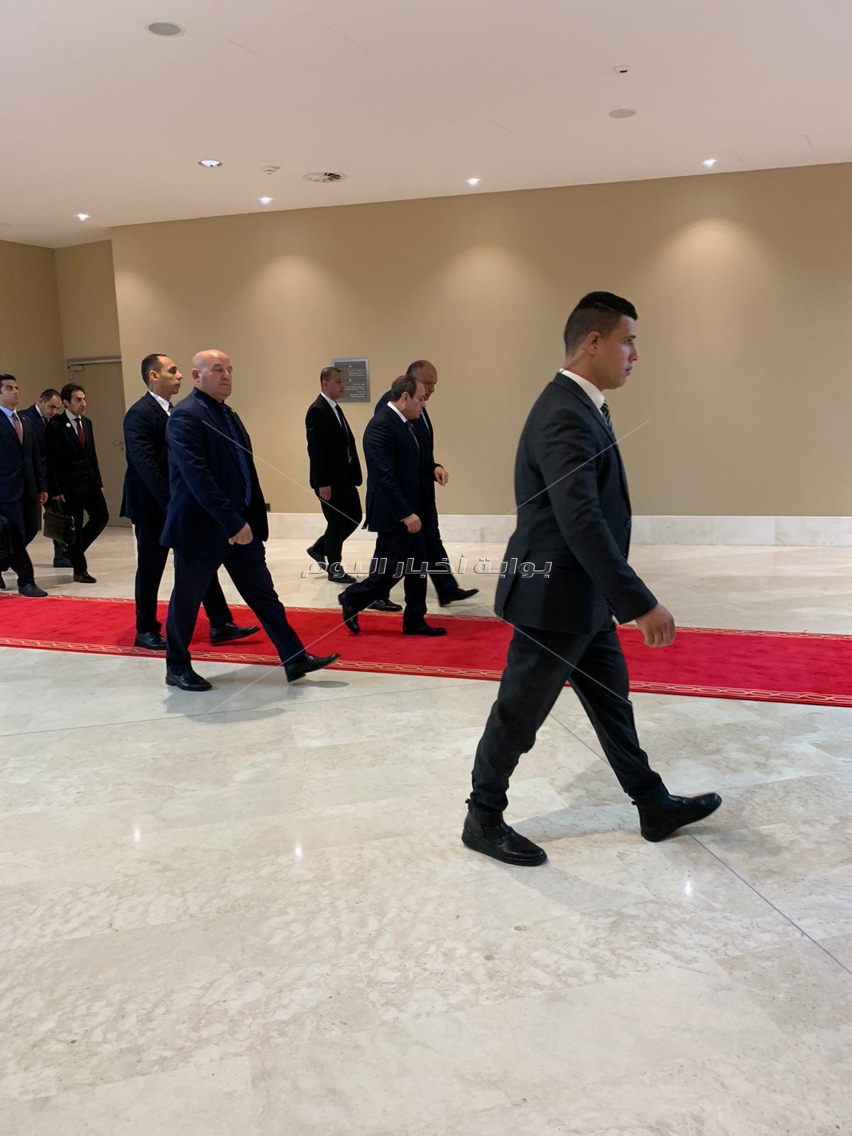 الرئيس السيسي يصل مقر القمة العربية للمشاركة بفاعليات اليوم الثاني