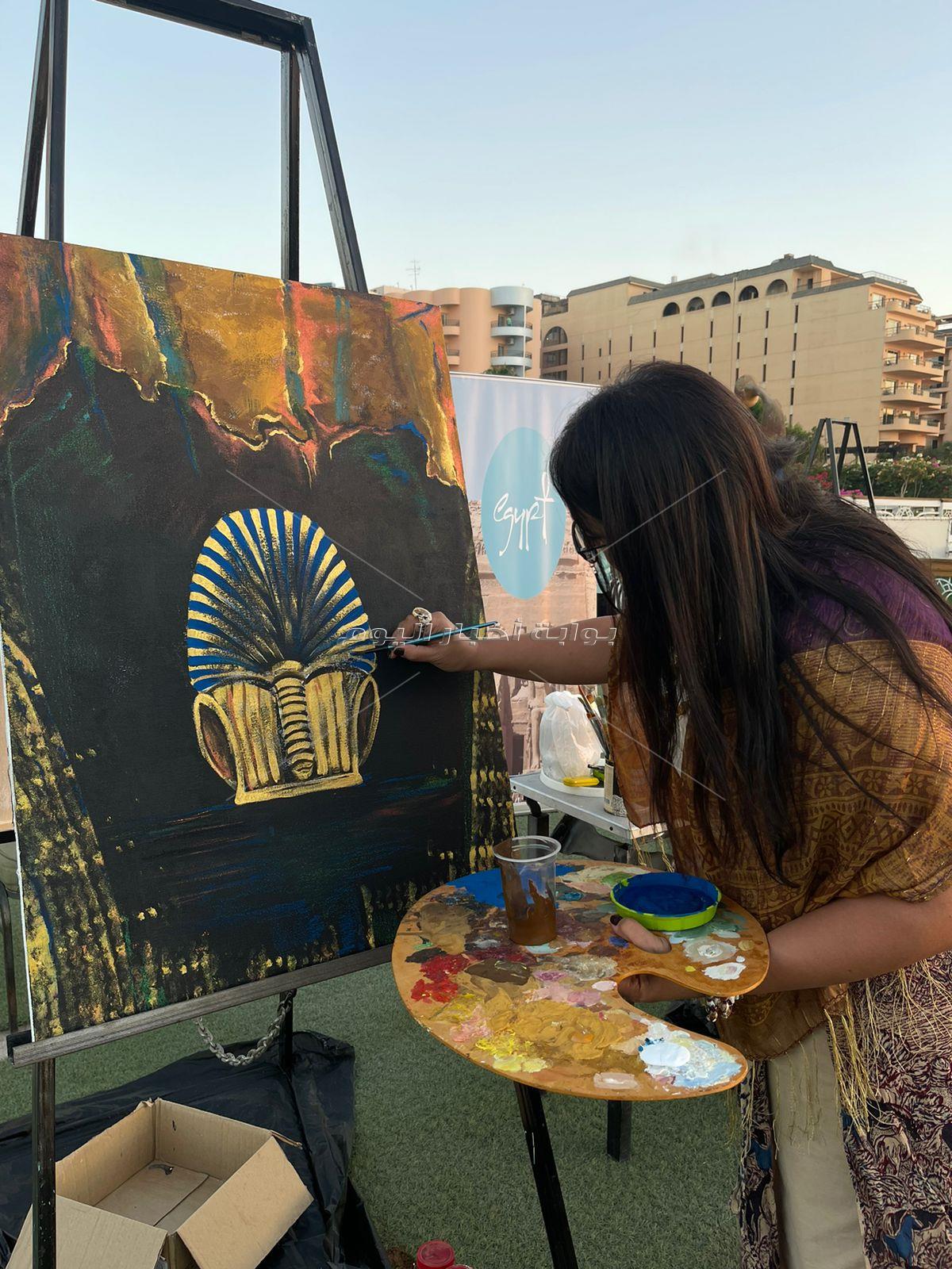 ختام فعاليات ملتقى النيل الدولي للفنون التشكيلية بالأقصر بإقامة معرض "توت عنخ آمون"