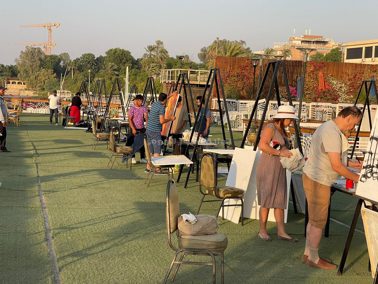 ختام فعاليات ملتقى النيل الدولي للفنون التشكيلية بالأقصر بإقامة معرض "توت عنخ آمون"