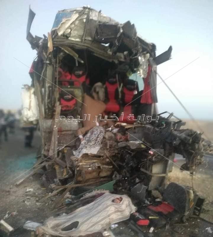 الصور الأولى لحادث أتوبيس نقل ركاب على طريق الزعفرانة بالبحر الأحمر 