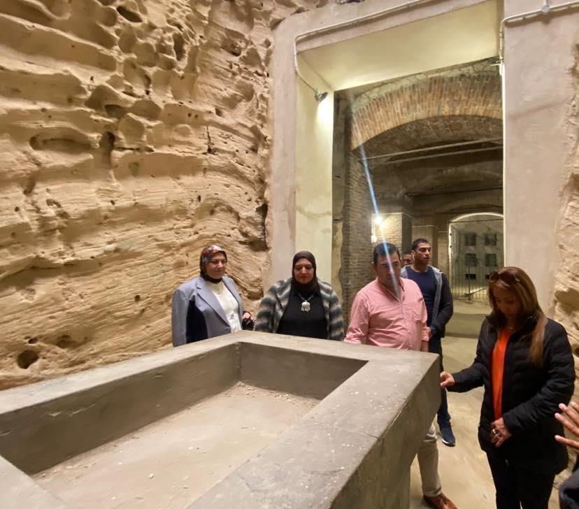 رئيس دولة غواتيمالا السابق يزور آثار كوم الشقافة بالإسكندرية