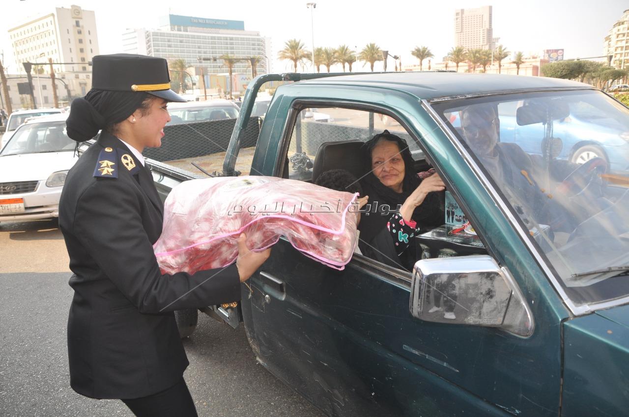 بالصور... أمن القاهرة يوزع الهدايا ولعب الأطفال احتفالا بعيد الشرطة ال71