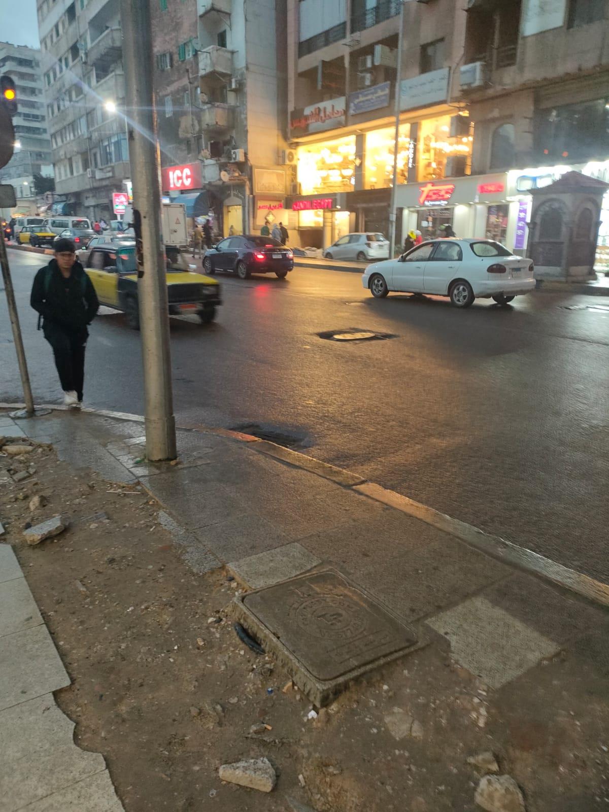 النوة مستمرة.. هطول أمطار الكرم على الإسكندرية 