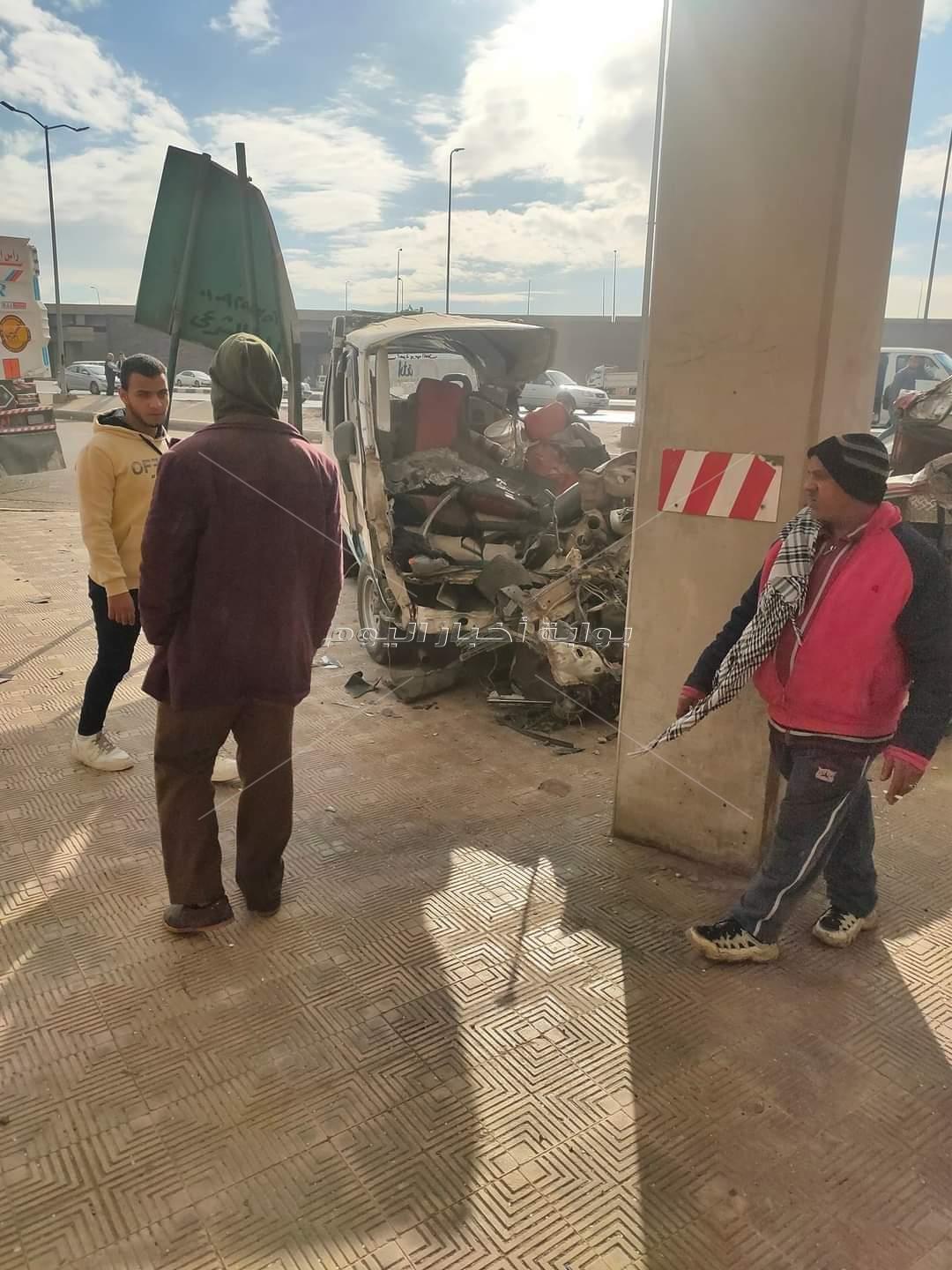 مصرع وإصابة 8 أشخاص في حادث تصادم أمام سوق العبور