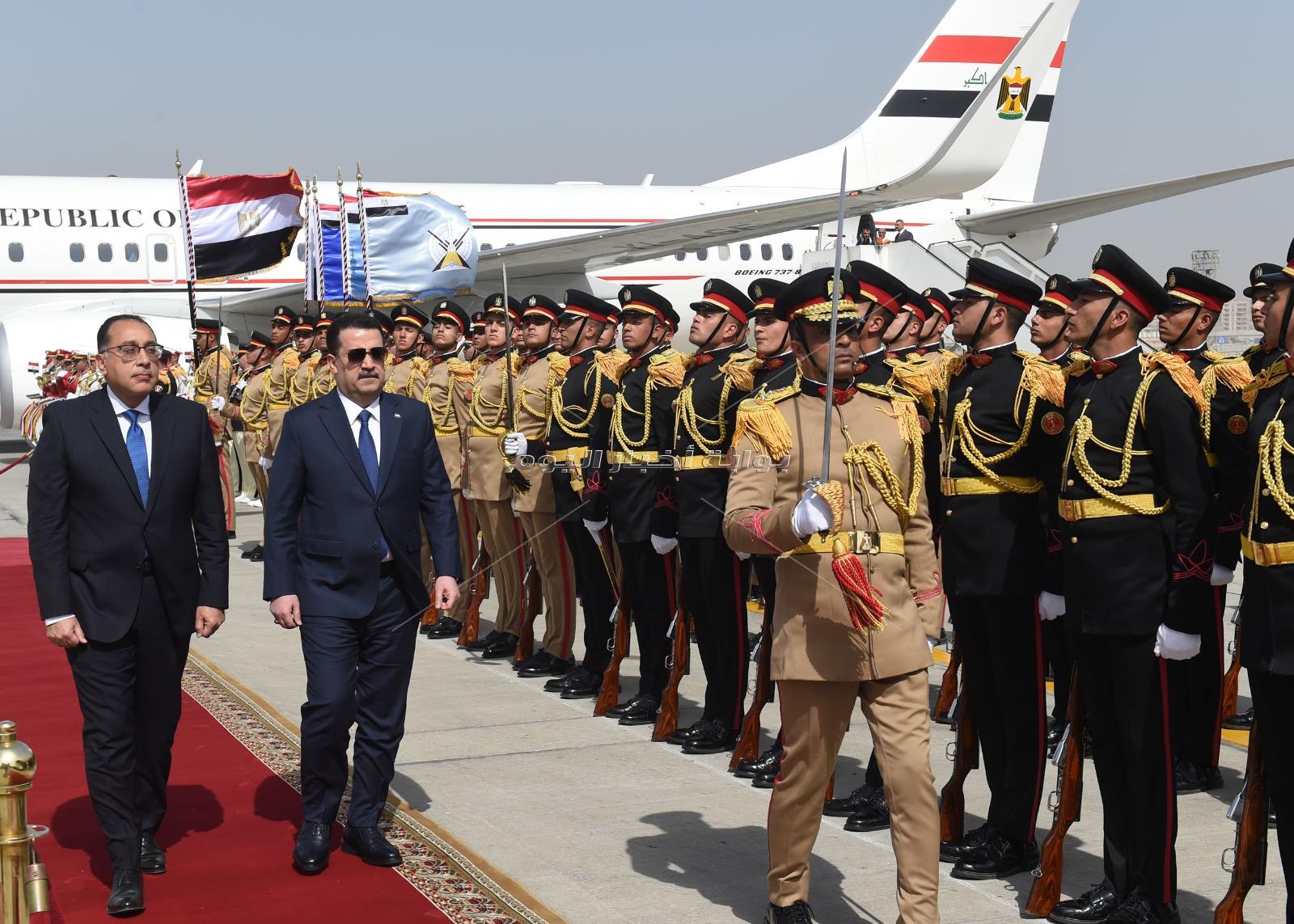 رئيس الوزراء يستقبل نظيره العراقي بمطار القاهرة