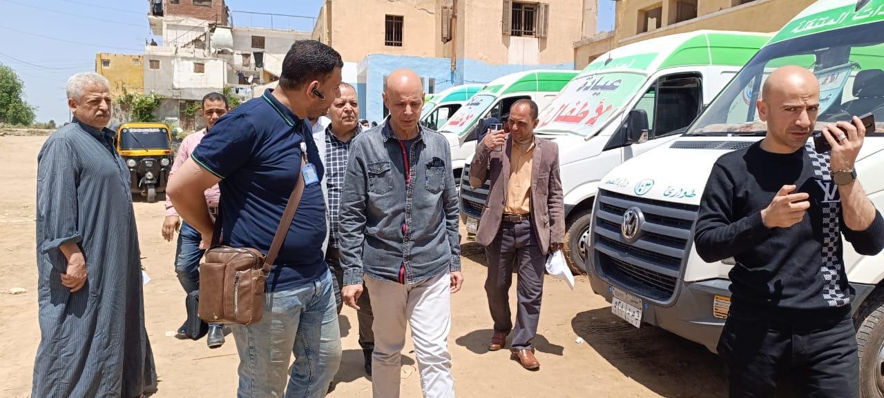  وكيل وزارة الصحة بالشرقية يتفقد القافلة الطبية بقرية الملاك بأبوحماد 
