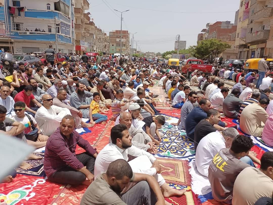 الآلاف يشيعون جثمان الشيخ مصطفى خميس بكفر الدوار بالبحيرة