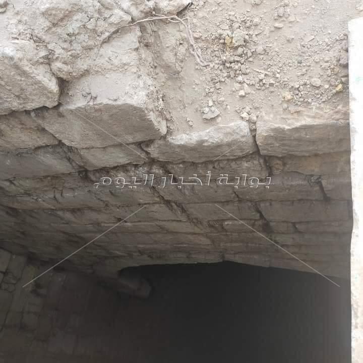ظهور بقايا حجرية و بئر مياة في ميدان السيدة عائشة