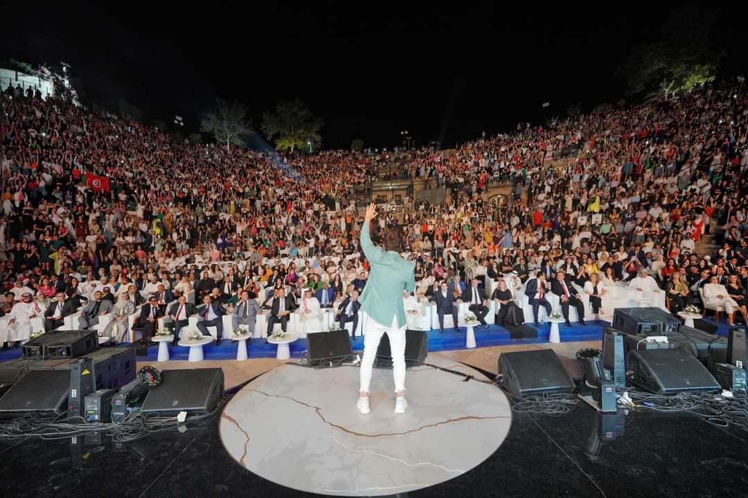 تامر حسني يشعل حفل تونس