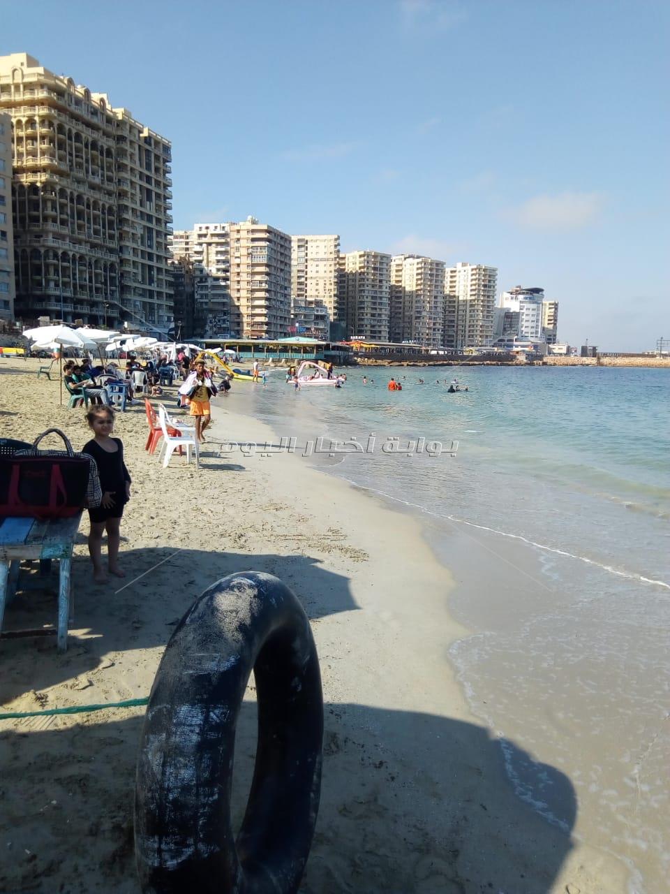 رايات خضراء و25% نسبة الإقبال على شواطئ الإسكندرية