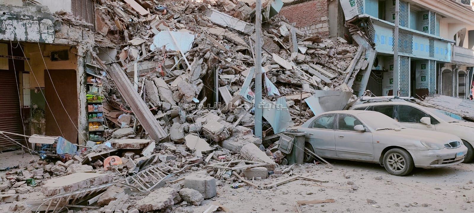 انهيار عقار من 13 طابق بالإسكندرية والحماية المدنية تكافح لإنقاذ السكان