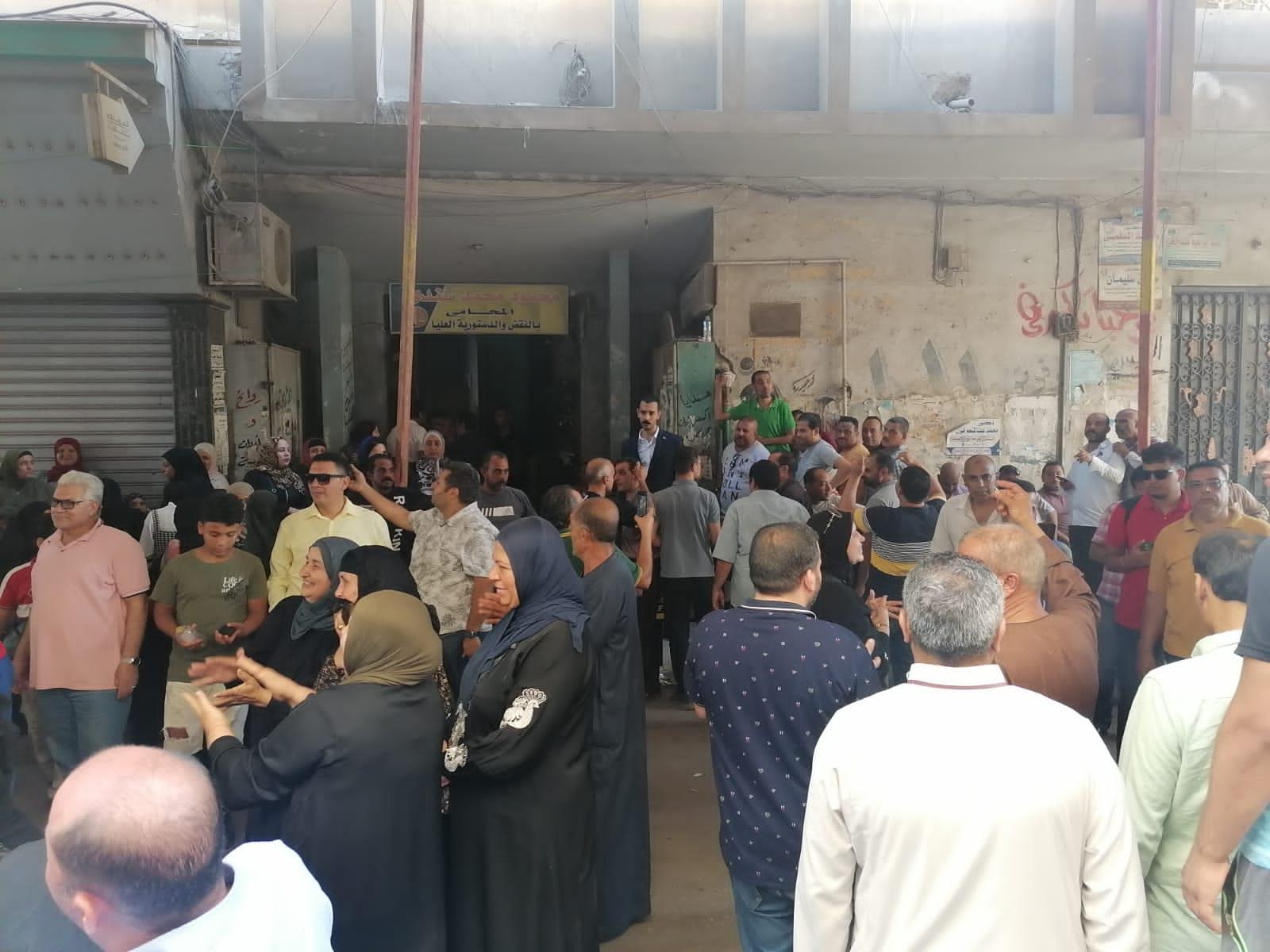 خروج المصلين من مسجد السيد البدوي بمدينة طنطا تحرير توكيلات ترشيح الرئيس السيسي