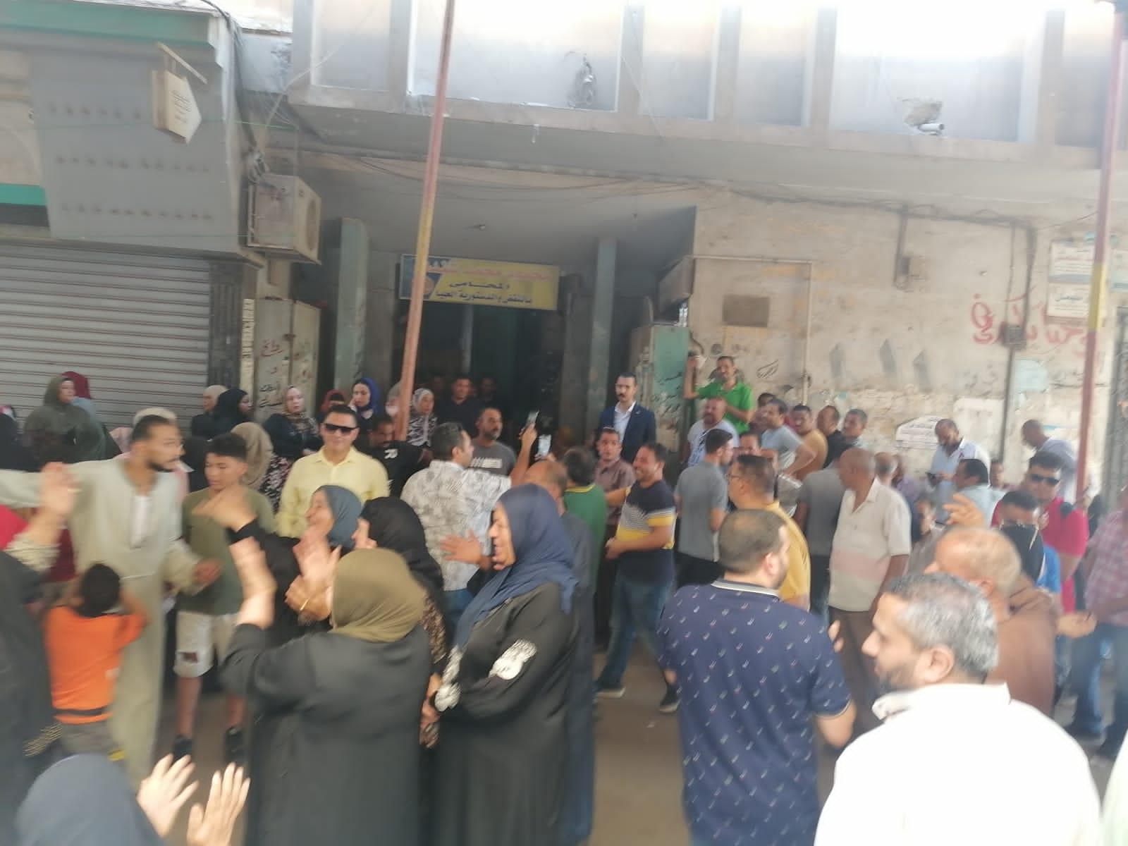 خروج المصلين من مسجد السيد البدوي بمدينة طنطا تحرير توكيلات ترشيح الرئيس السيسي