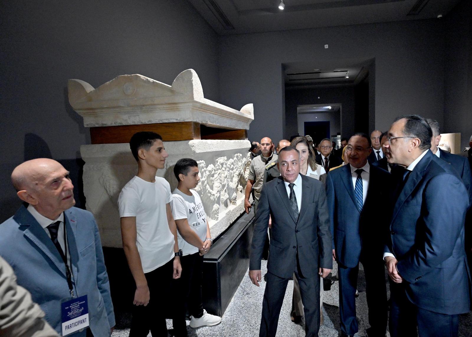 لقطات من افتتاح رئيس مجلس الوزراء للمتحف اليوناني الروماني بالإسكندرية