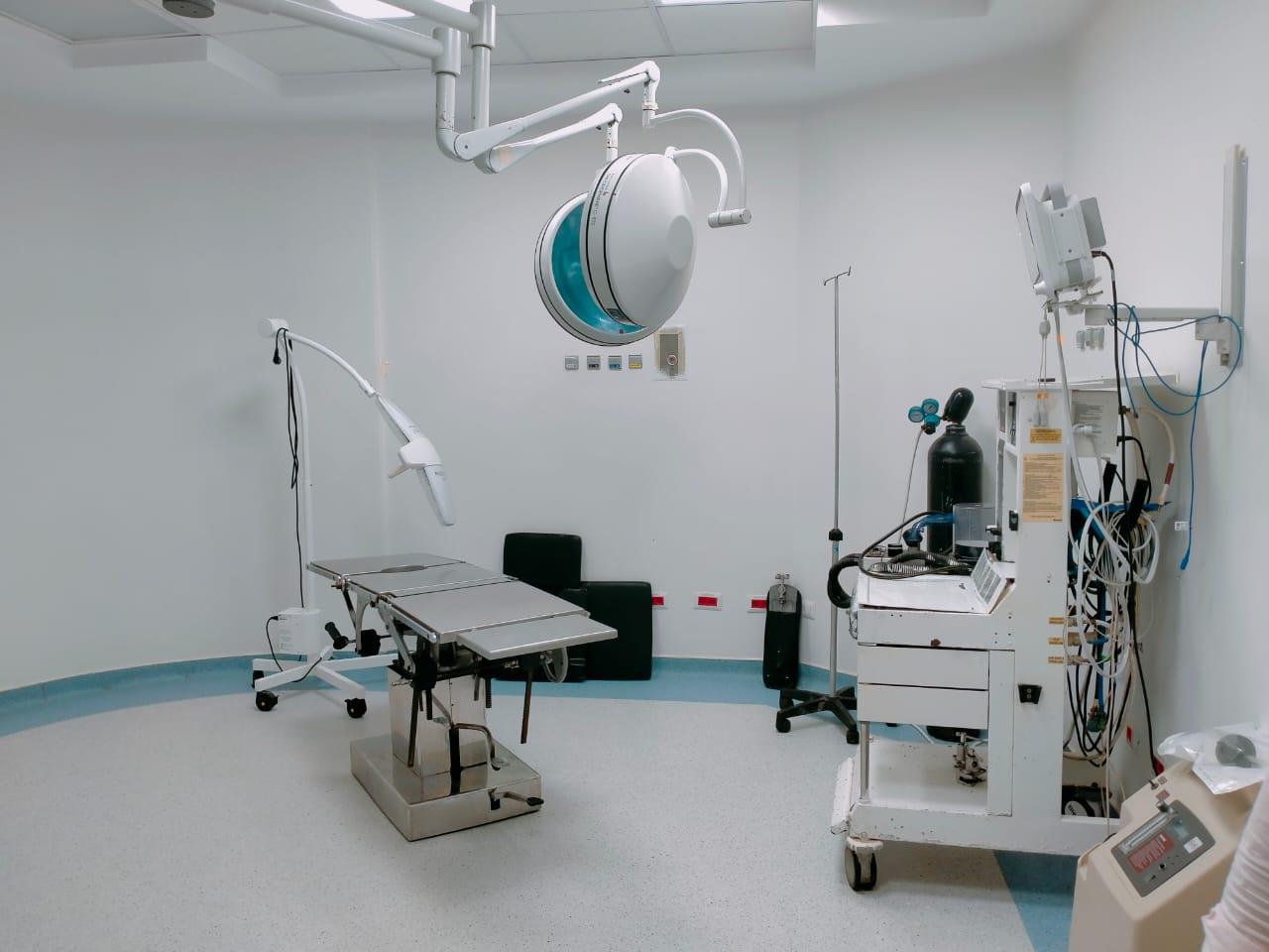 وكيل صحة سوهاج يوجه بتشغيل أجهزة غسيل كلوي ومناظير بمستشفى برديس