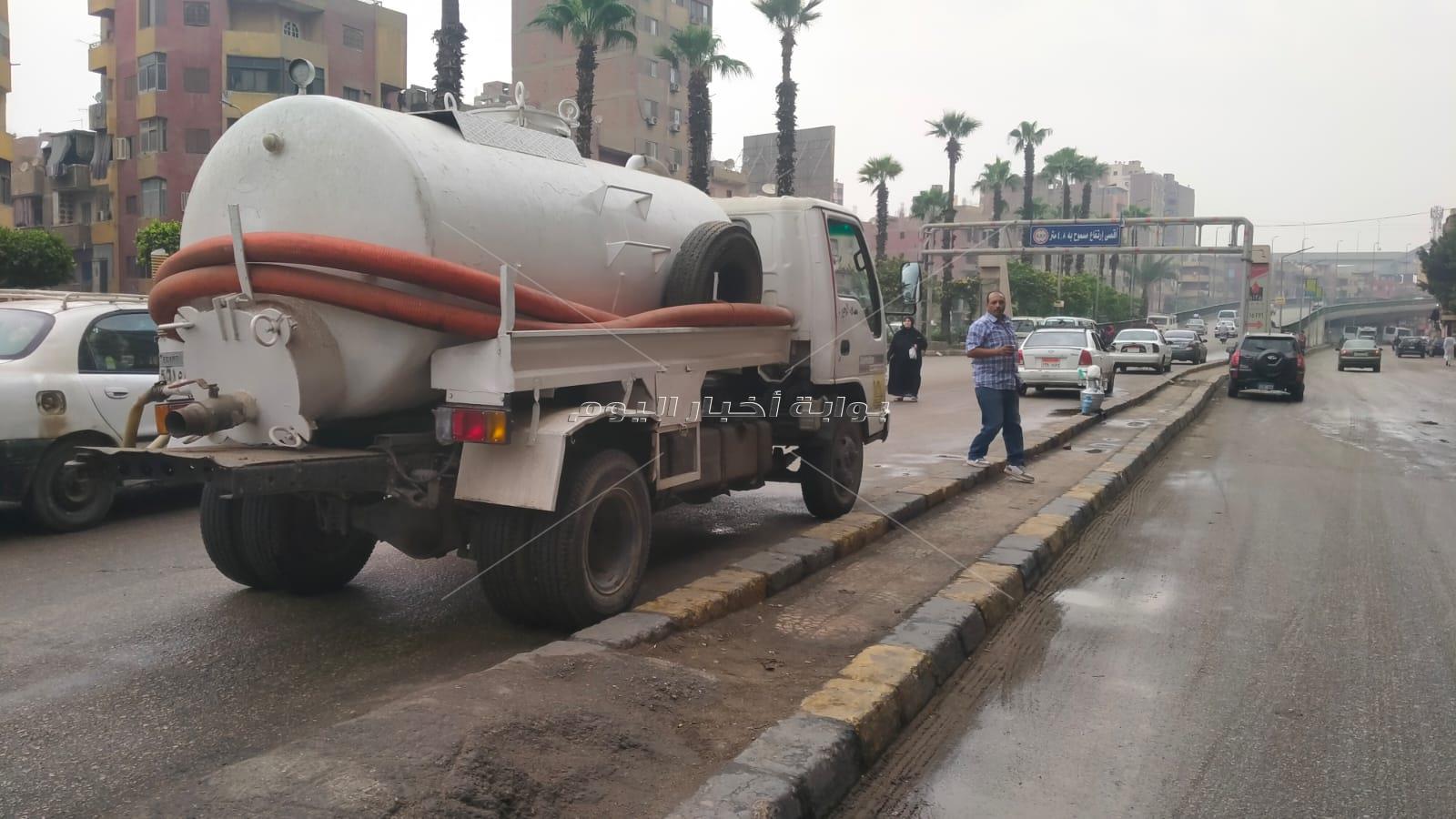 محافظة الجيزة تدفع بـ 16 سيارة شفط وفرق عمل بعددًا من النقاط الساخنة للتعامل مع أي هطول للأمطار