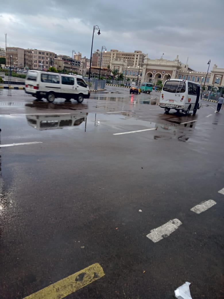 موجة من الطقس السيئ تضرب الإسكندرية بأمطار رعدية