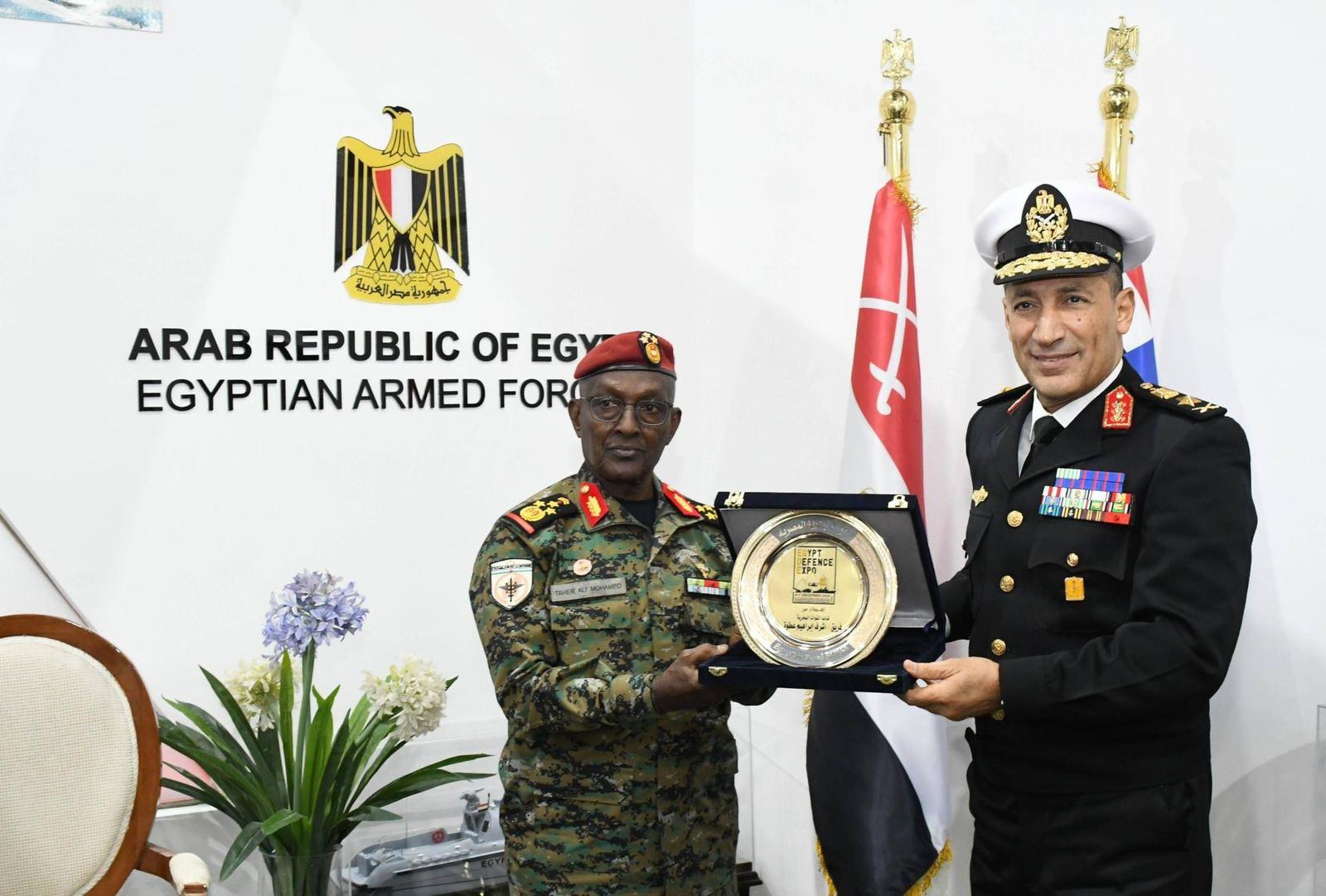 لقاءات مكثفة لقادة الأفرع وكبار قادة القوات المسلحة على هامش «إيديكس 2023»