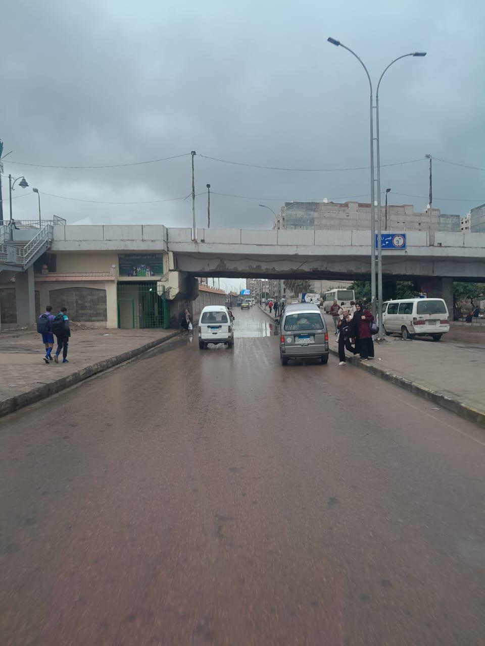 أمطار غزيرة تضرب أحياء متفرقة في الإسكندرية