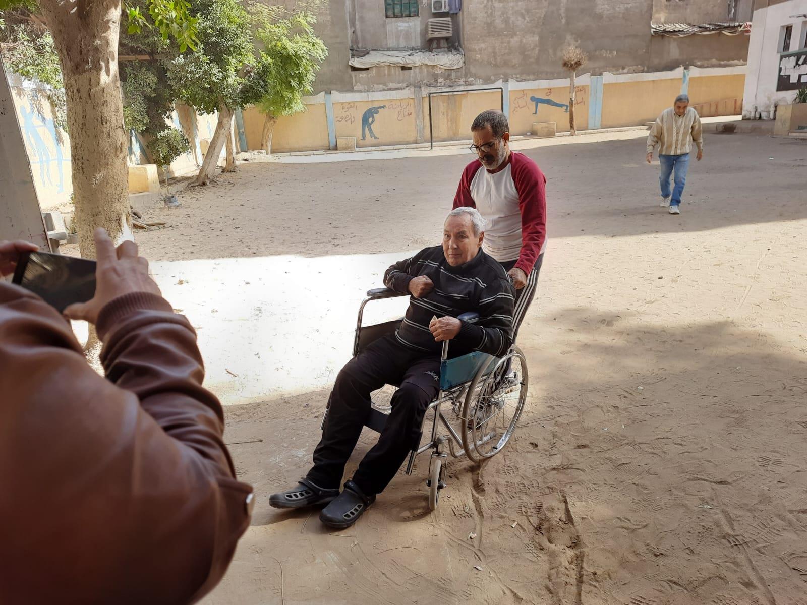 «أبطالها كبار السن وذوي الاحتياجات الخاصة»  مشاهد إنسانية في الانتخابات الرئاسية