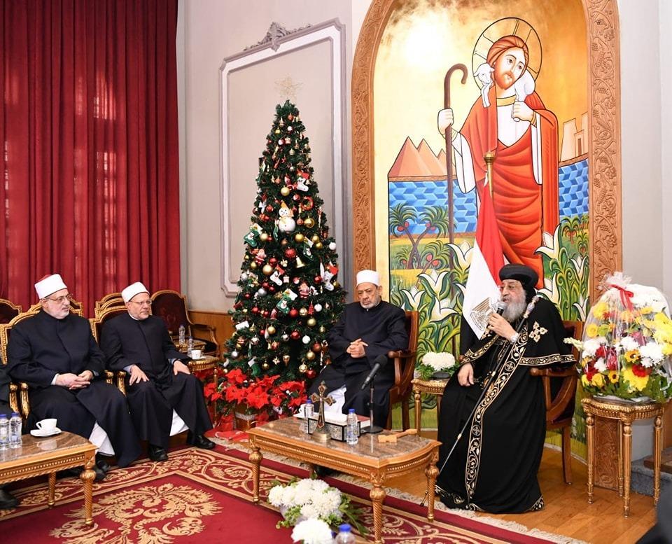 شيخ الأزهر يهنِّئ البابا تواضروس والأخوة المسيحيين بمناسبة أعياد الميلاد