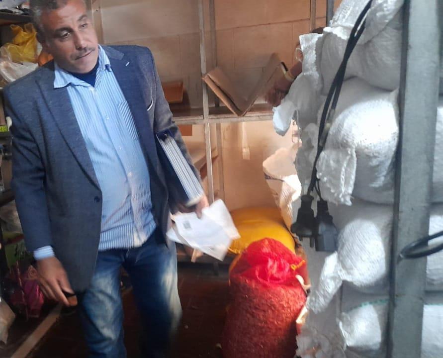 ضبط 600 قطعة حلوى منتهية الصلاحية بمدينة دهب