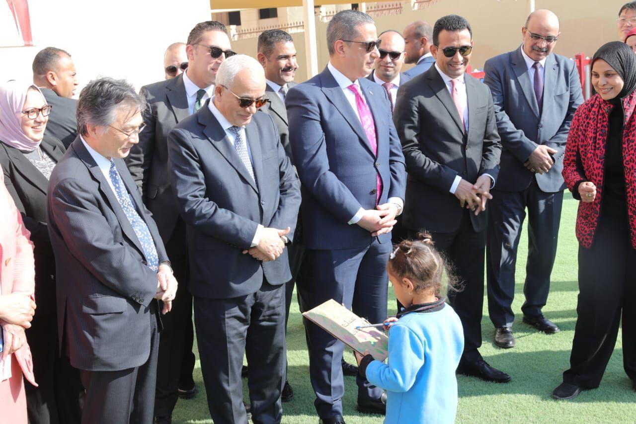 وزير التربية والتعليم ومحافظ الفيوم خلال لقاء سفير اليابان بالقاهرة 
