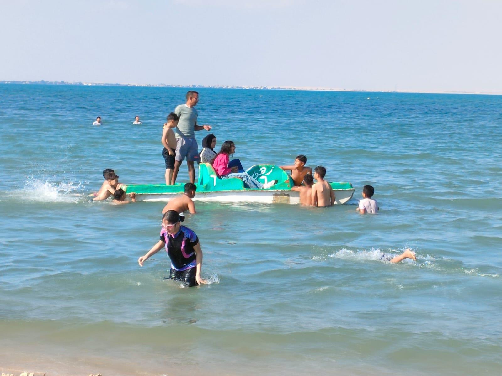 اقبال كبير من المواطنين على شواطئ الاسماعيلية