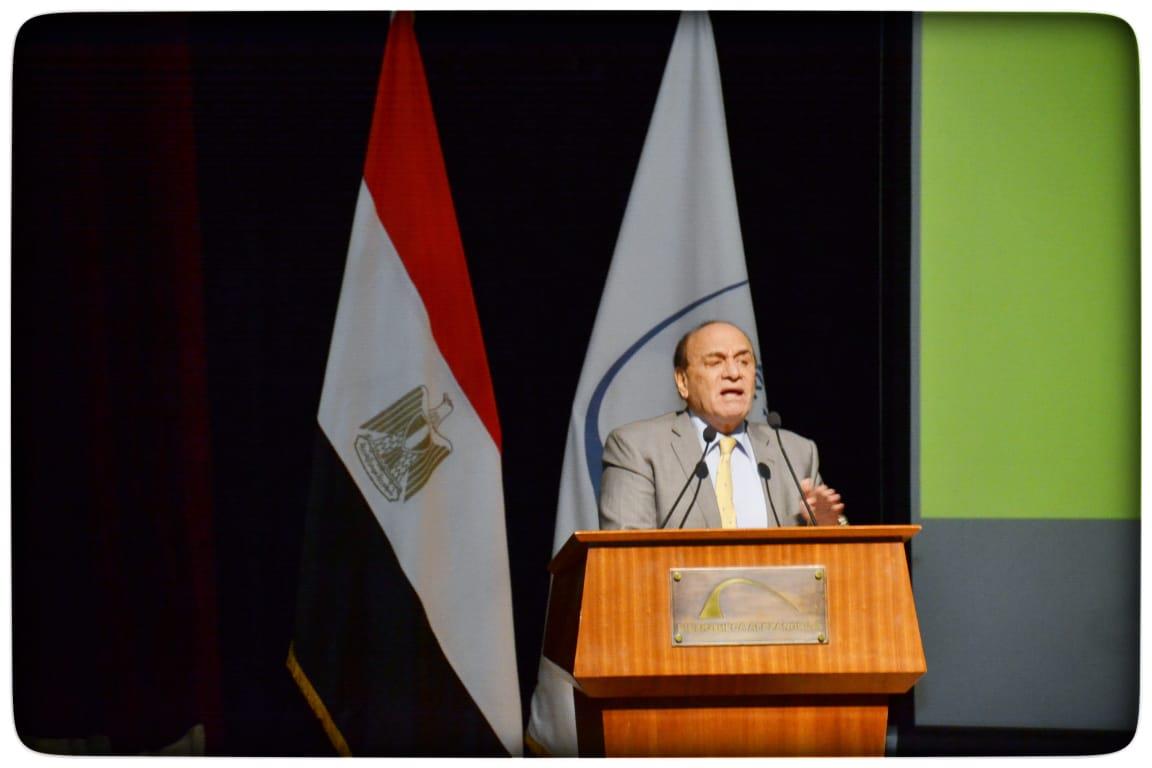 رئيس جامعة الإسكندرية يشهد الندوة التثقيفية