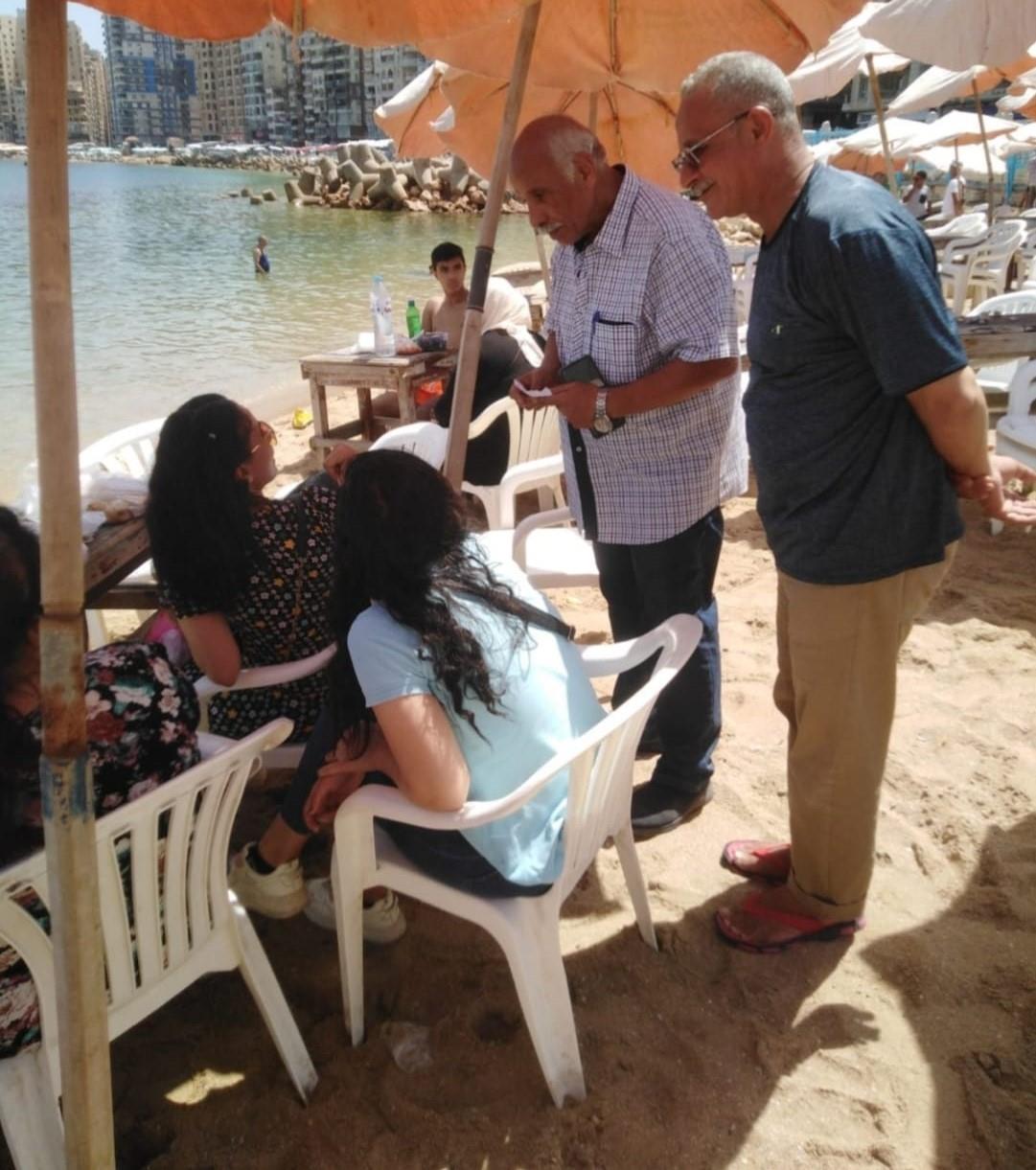 دخول ذوي الهمم بالمجان.. إحكام السيطرة على شواطئ الإسكندرية في العيد| صور