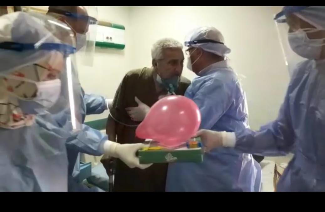 مستشفى كفر الزيات العام يحتفي بـ مصابي فيروس كورونا