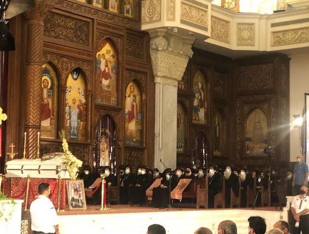 البابا يصلي جناز أسقف شبين القناطر