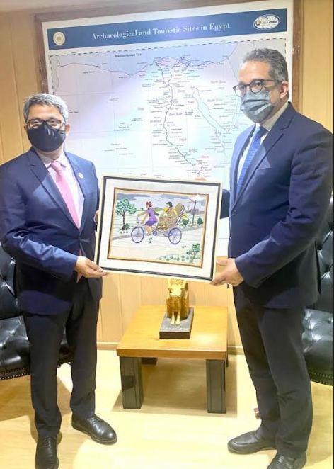 وزير السياحة  يلتقي وزير الدولة للشئون الخارجية ببنجلاديش