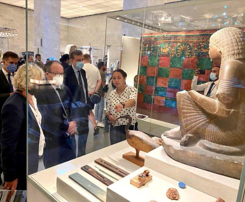 وفداً رفيع المستوى من بنك الاستثمار الأوروبي  يزور المتحف القومي للحضارة المصرية