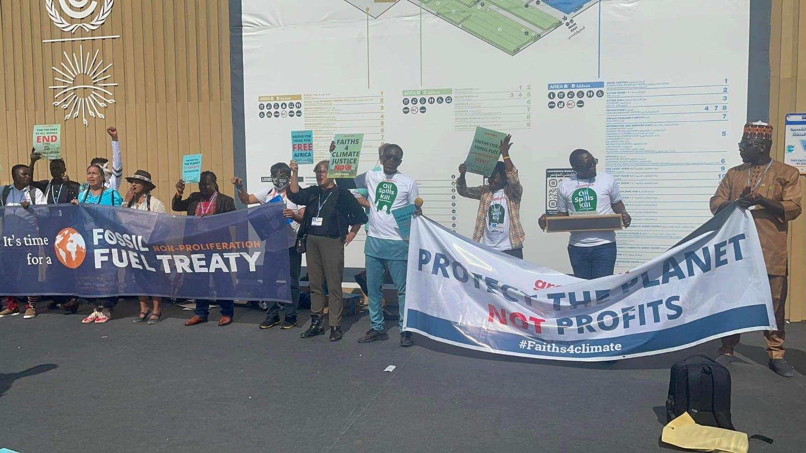 نشطاء من أندونيسيا يطالبون بالتوقف عن استخدام الوقود الأحفوري