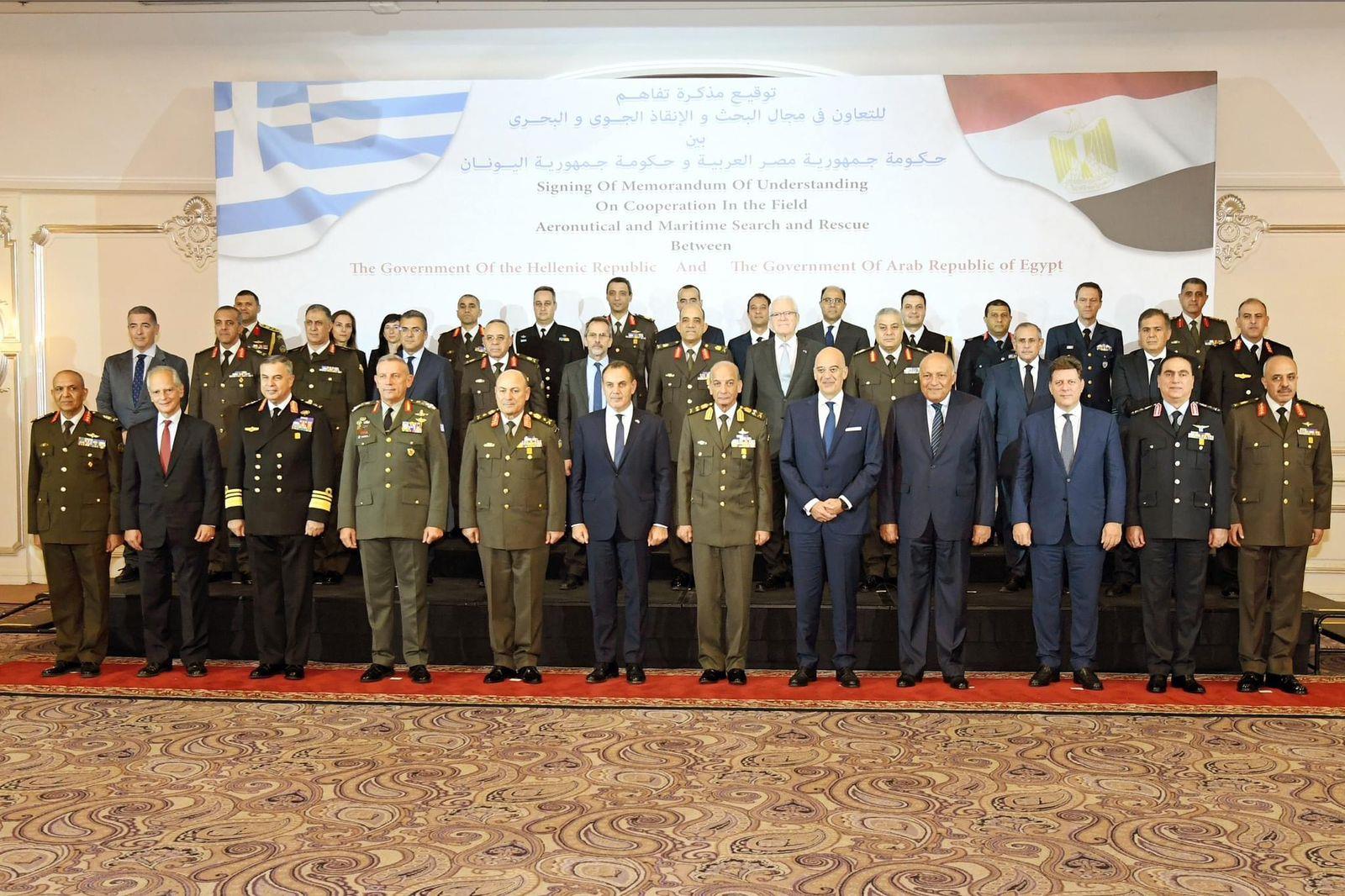 لقاء وزير الدفاع المصري واليوناني