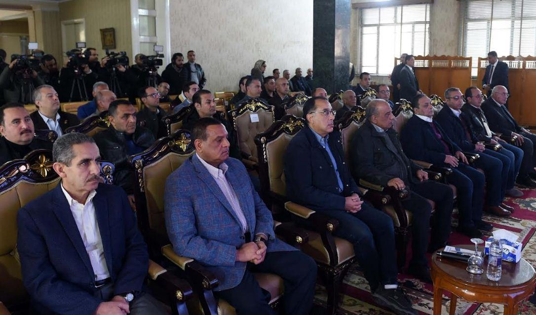 في زيارة لقلعة الصناعة المصرية: رئيس الوزراء يتفقد مشروعات تطوير الغزل والنسيج بالمحلة الكبرى