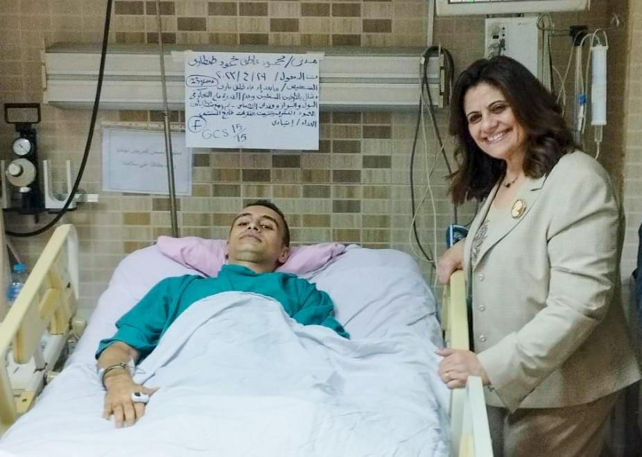وزيرة الهجرة تزور الطالبين المصريين المصابين في أحداث السودان