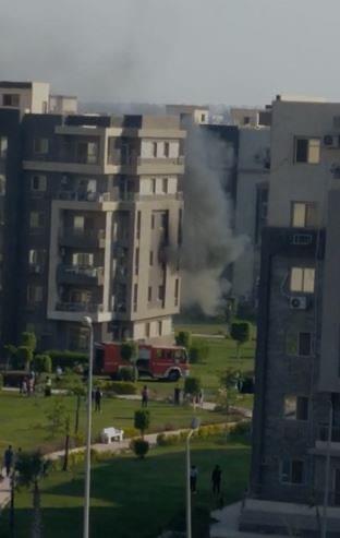 الحماية المدنية تسيطر علي حريق أندلع داخل شقة سكنية بأكتوبر