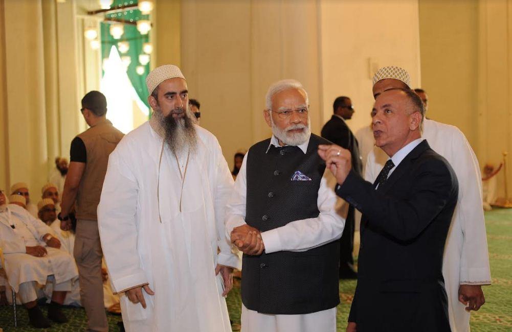 رئيس وزراء الهند يزور مسجد الحاكم بأمر الله بالقاهرة التاريخية