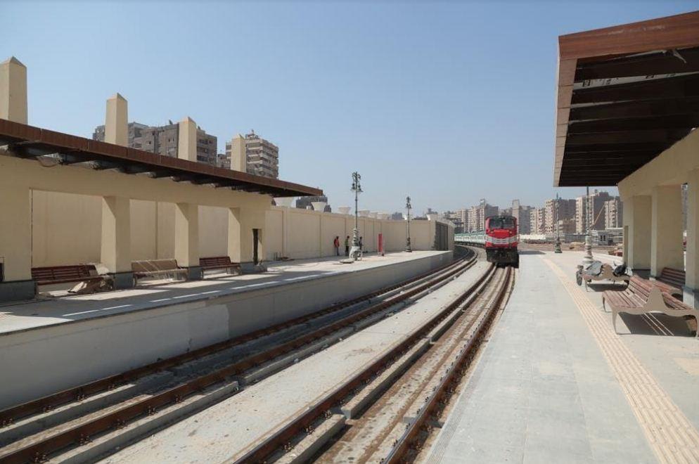 وزير النقل ووفد برلماني في جولة تفقدية بمحطة سكك حديد صعيد مصر