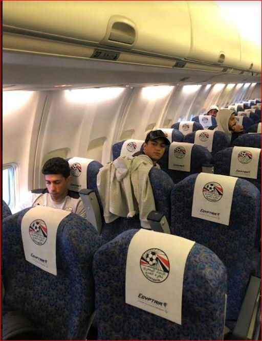 بعثة المنتخب الوطني لكرة القدم تصل مطار القاهرة | صور