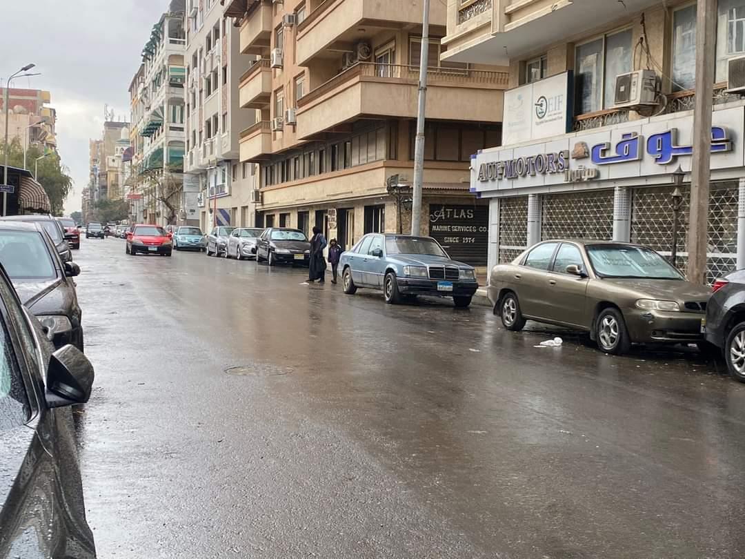 محافظ بورسعيد يشيد بجهود الأجهزة التنفيذية في سرعة  مع ?ثار  الأمطار