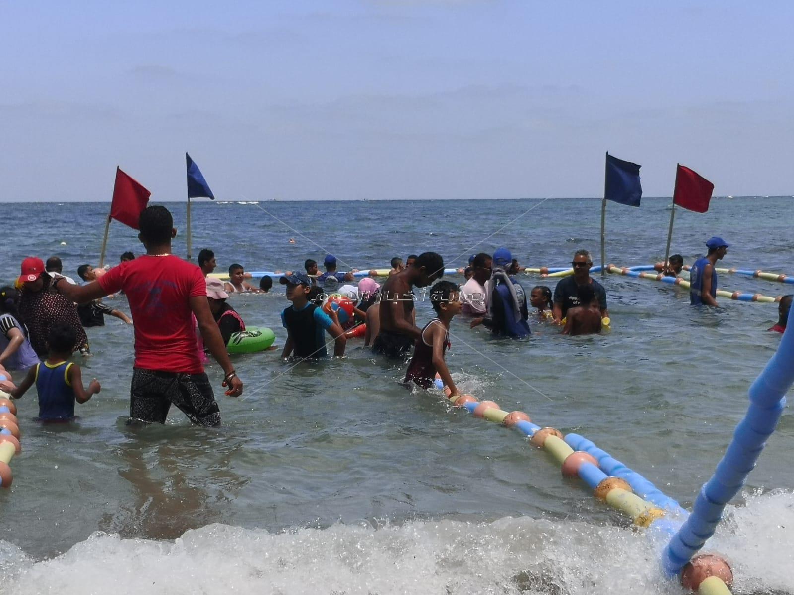 فرحة من القلب.. أول شاطئ للمكفوفين في مصر