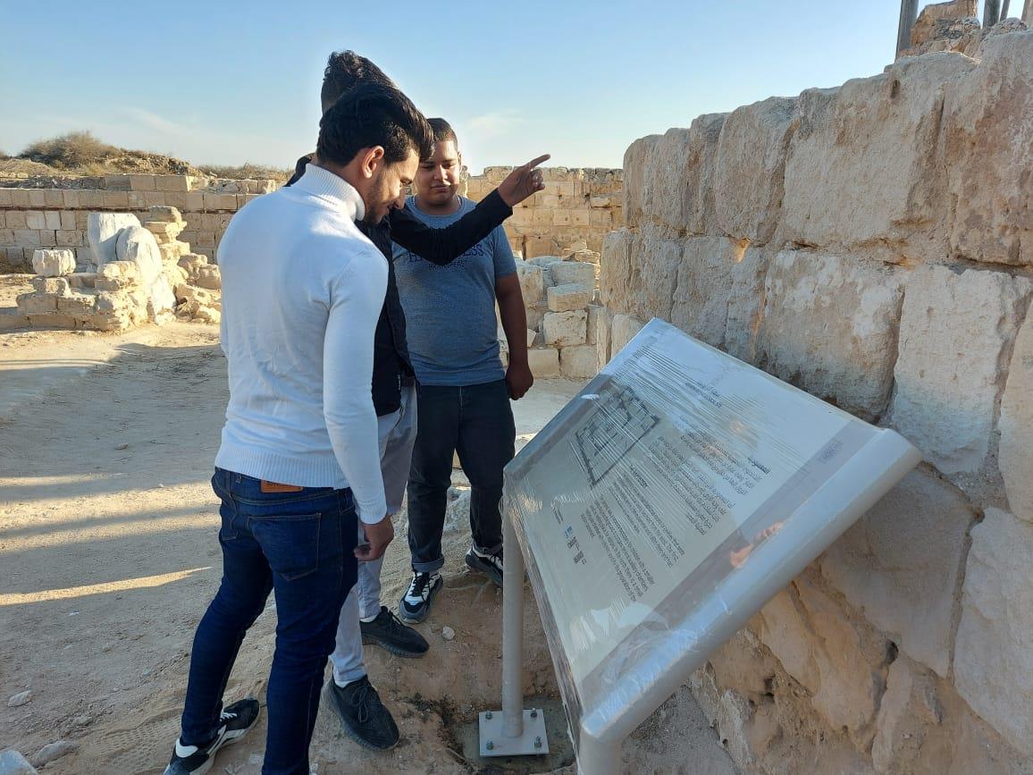 بالصور ... الإنتهاء من تركيب اللوحات الإرشادية والمعلوماتية بموقع أبو مينا الأثري