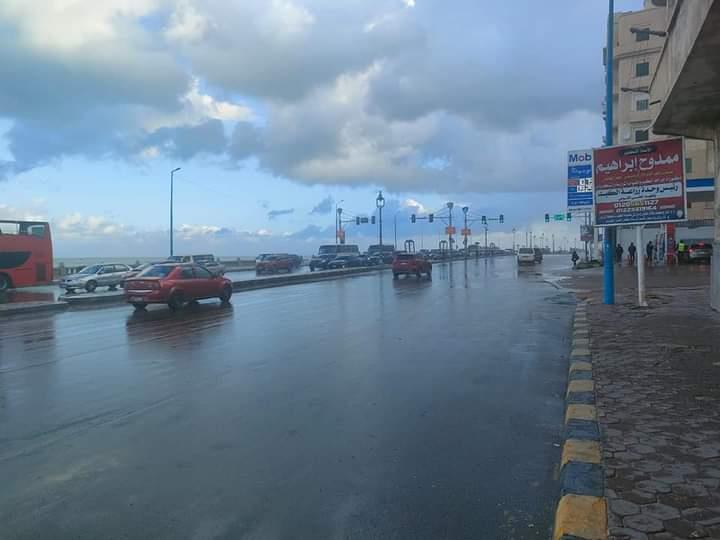 أمطار غزيرة تضرب الإسكندرية في أعقاب انتهاء نوة الكرم